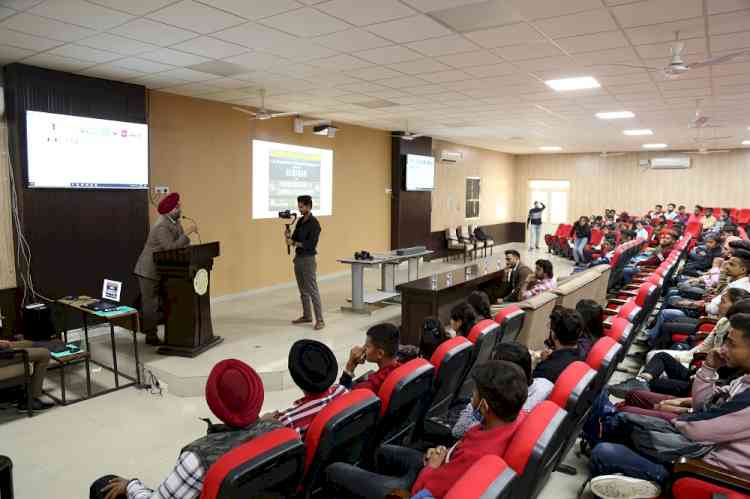 Seminar on photography and cinematography conducted at Lyallpur Khalsa College