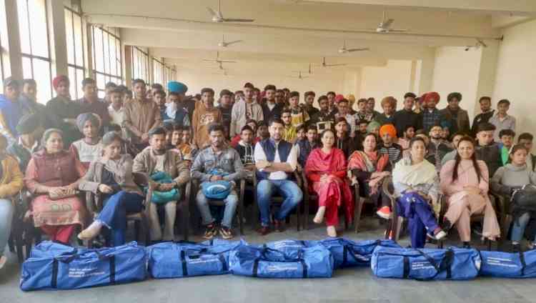 PYDB Chairman distributes 10 sports kits to students of govt institute of textile chemistry and knitting technology
