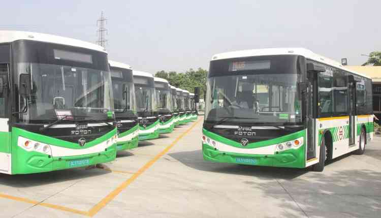 Only CNG, electric trucks allowed to enter Delhi from Nov 27