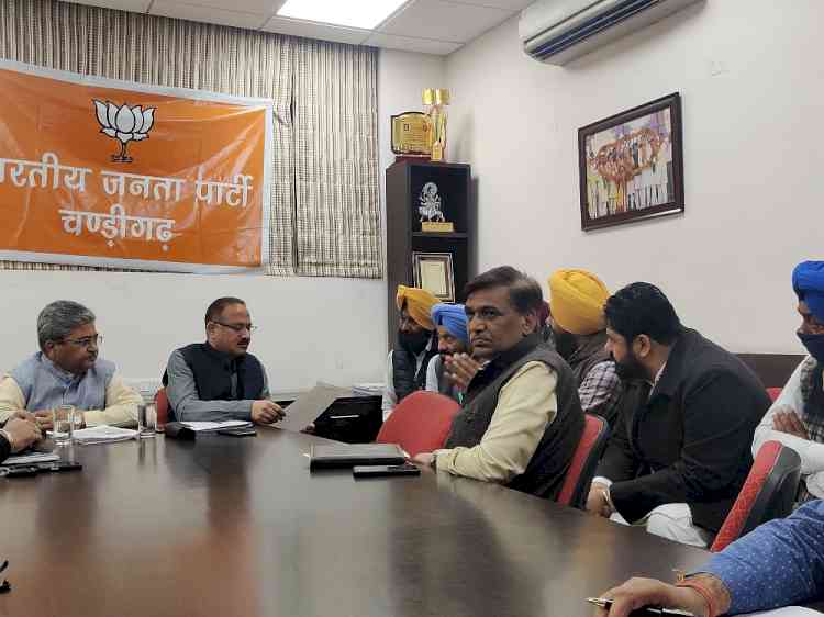 Office bearers of CTU Workers Union met BJP President Sood