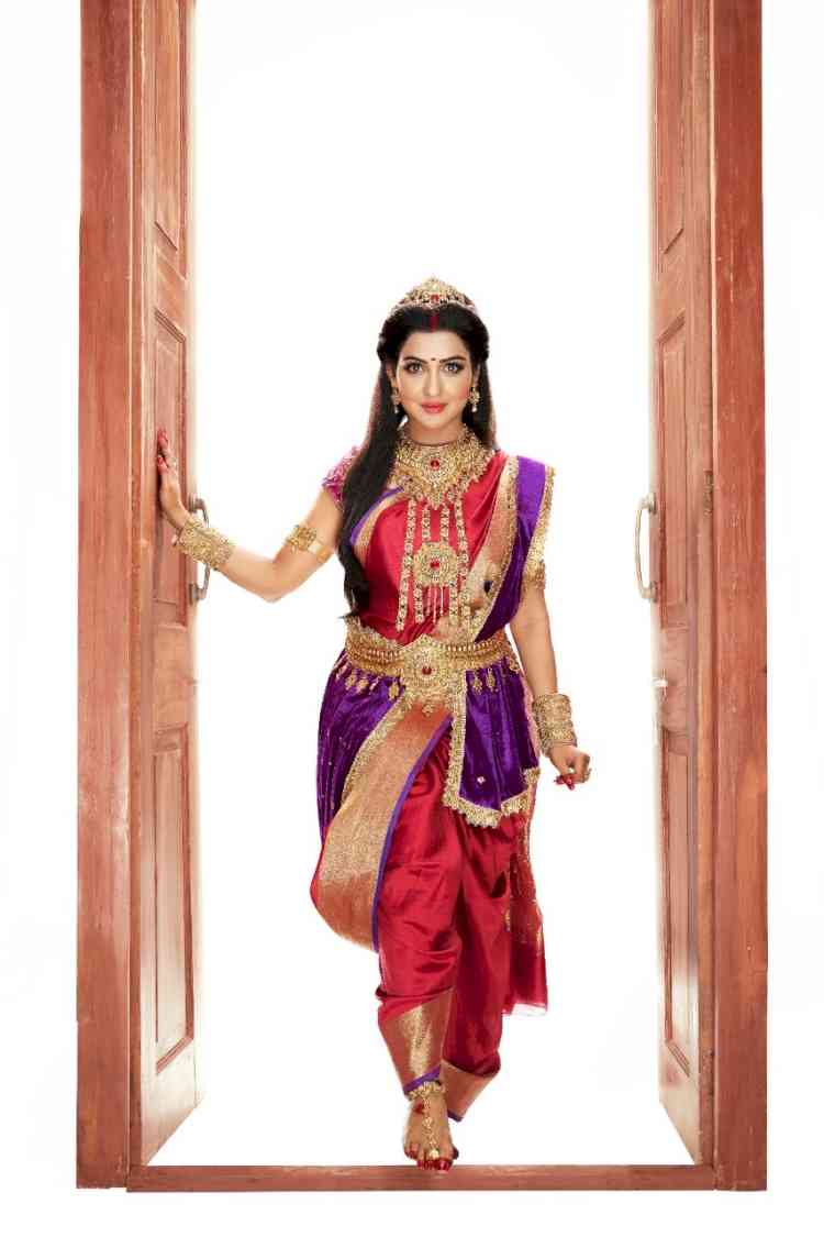 Goddess Laxmi puts Savita through a test! Will she succeed? Find out in Sony SAB’s Shubh Laabh - Aapkey Ghar Mein