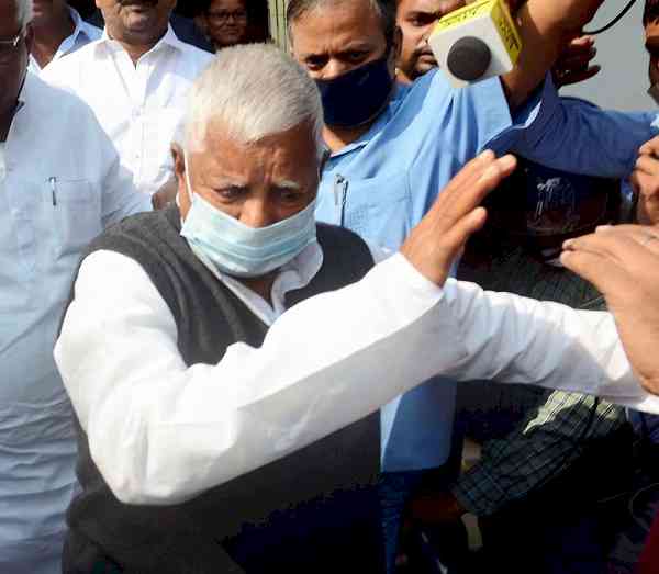 Lalu Prasad admitted to AIIMS after fever complaint