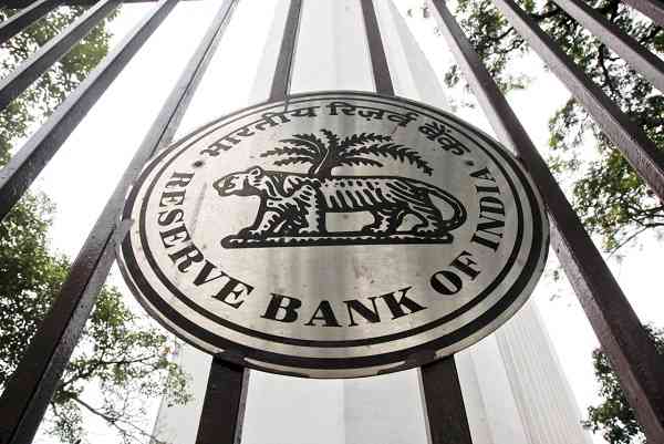 RBI accepts 21 recommendations on ownership of private banks