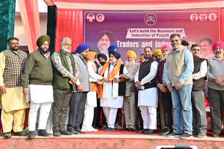 Sukhbir Badal releases “Develop Punjab, Give Incentives to Punjabis” programme for trade and industry sector
