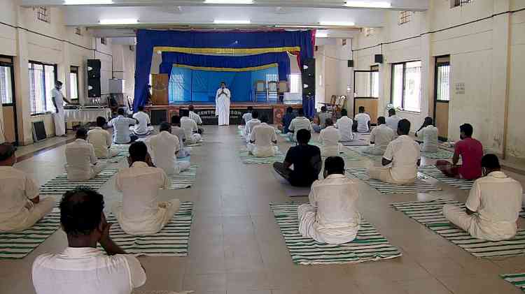 Amrita Vishwa Vidyapeetham joins hands with Govt to teach Yoga and Meditation to prisoners in Kerala