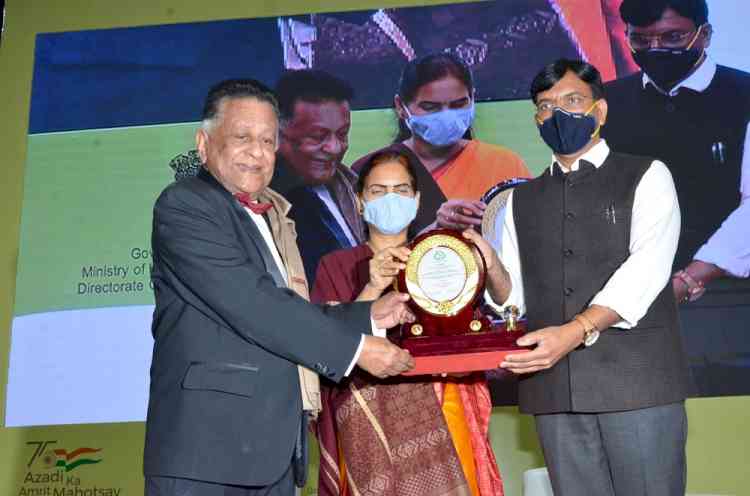 Dr K.M Cherian honoured by NOTTO for work done in Organ Transplant field in country