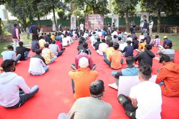 Youth Congress pays tribute to farmers