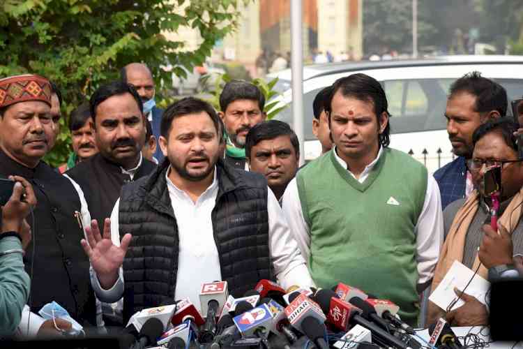 Tejashwi, Tej Pratap seen together after long gap