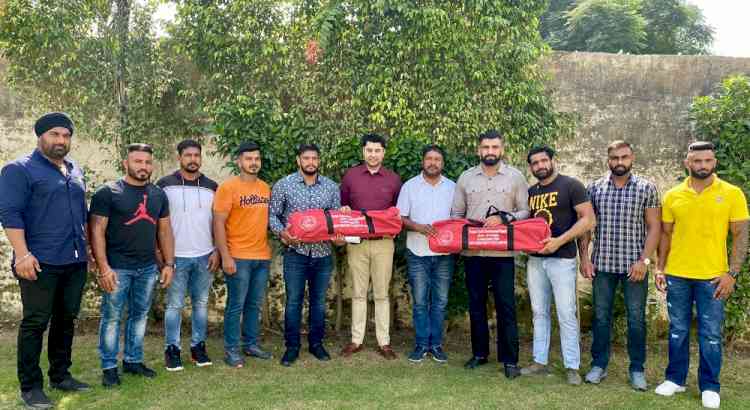 PYDB Chairman Sukhwinder Singh Bindra felicitates Indian Kabaddi Team for promoting Sportsmanship among Youth