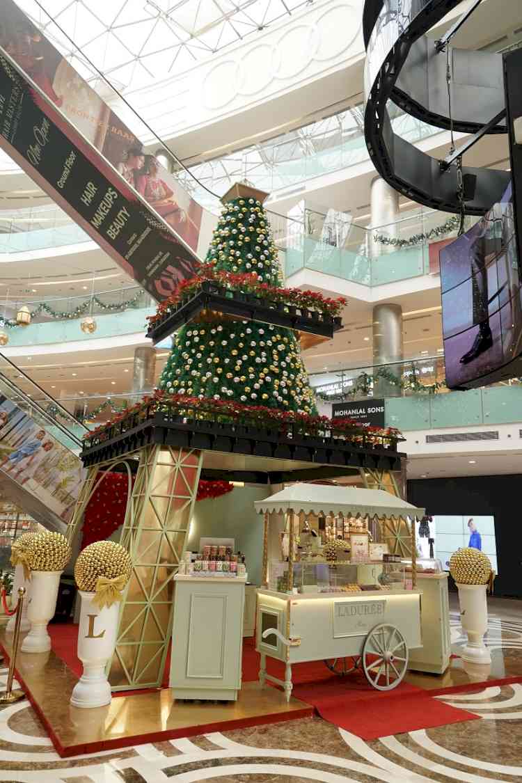 Ladurée Christmas Popup Cart comes to Ambience Mall