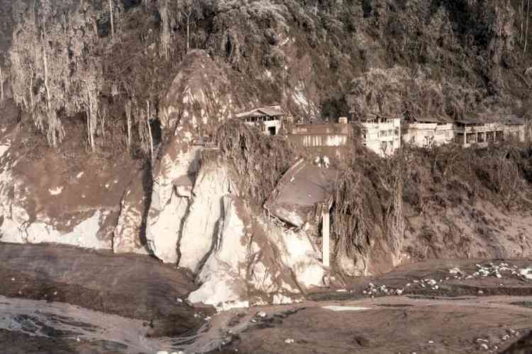 13 died, 98 injured in Indonesia's Mt Semeru eruption