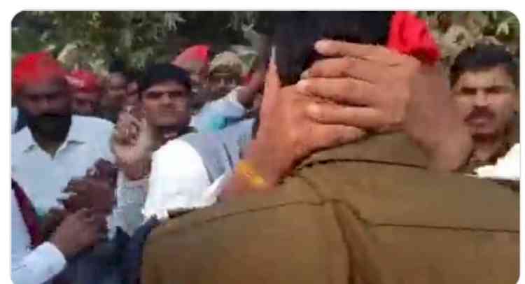 FIR lodged against SP MLA, workers after scuffle with police in Chandauli