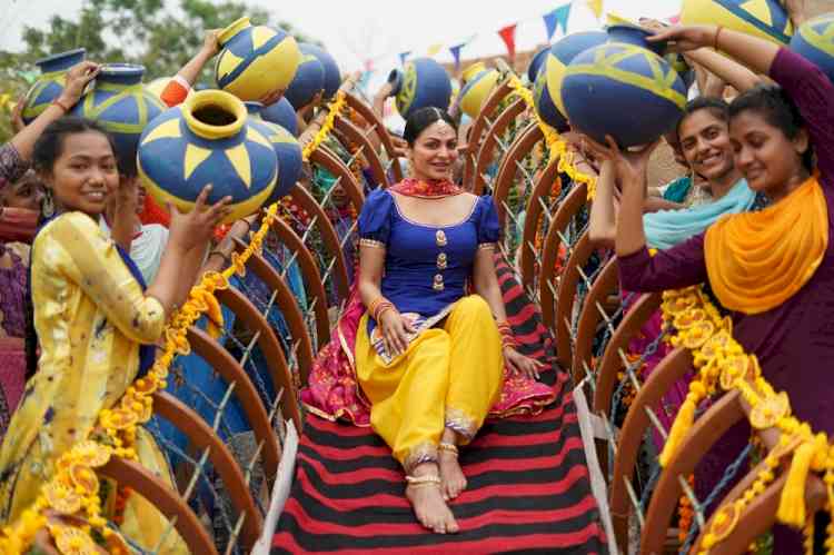 Neeru Bajwa once again fascinates with her dance moves in latest song ‘Gori Diyan Jhanjran’
