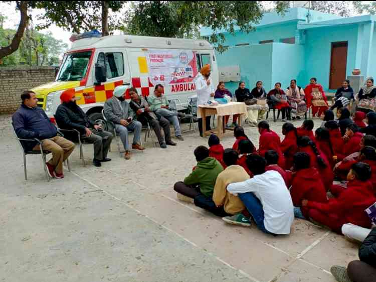 108 Ambulance organizes first responder program for students of Government High School