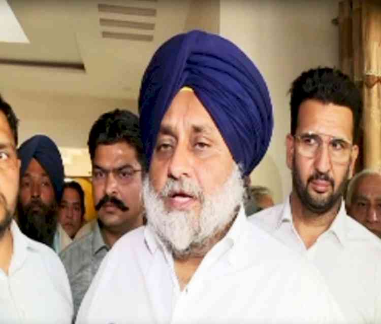 Badal congratulates farmers on historic victory