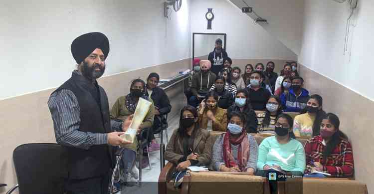 Lyallpur Khalsa College organises educational tour for physiotherapy students