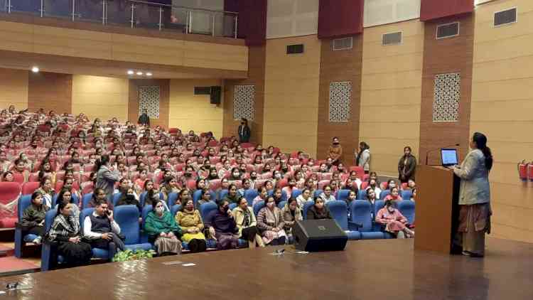 Preparation session on “how to prepare yourself and best strategy for placement session?” held at Khalsa College for Women