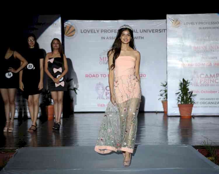 LPU Students reminisce 70th Miss Universe Harnaaz Sandhu’s two gracious Ramp-Walks at Campus Stage