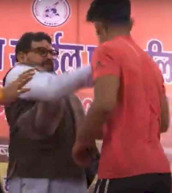 Wrestling federation chief Brij Bhushan Sharan Singh loses cool, slaps wrestler in public