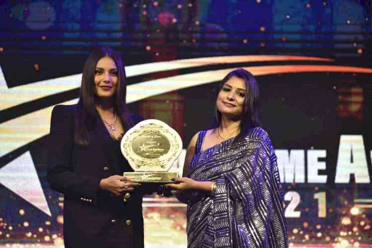 Bipasha Basu grace award show hosted by WeConnectStar Events and Entertainment in Kolkata