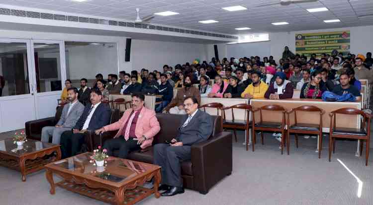 CT University holds seminar on `Data Management in the Financial World’