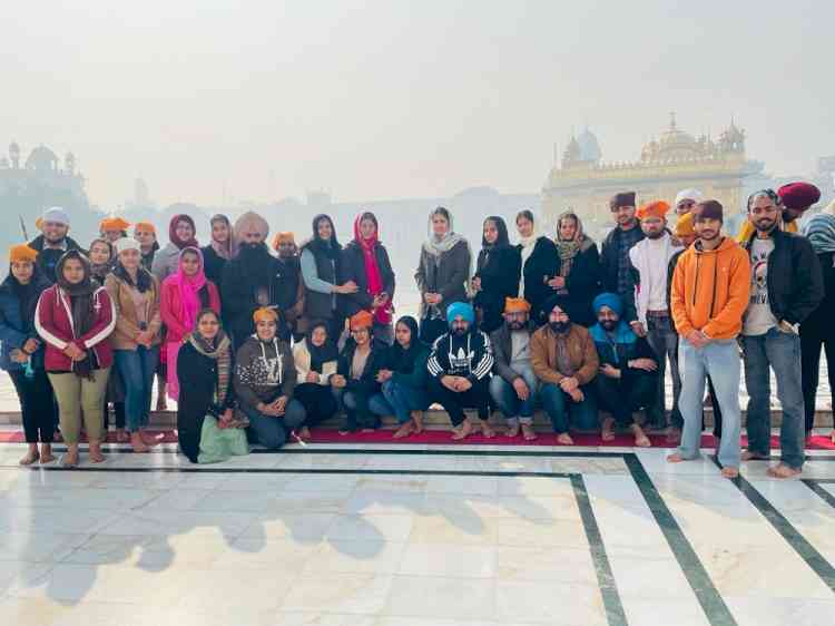 Students of GNA University visited Sri Amritsar Sahib 