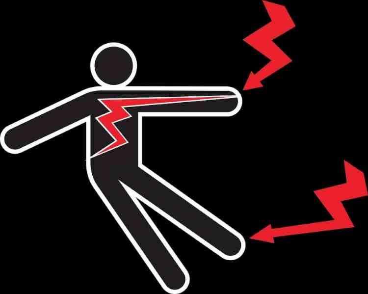 Two farmers electrocuted in UP