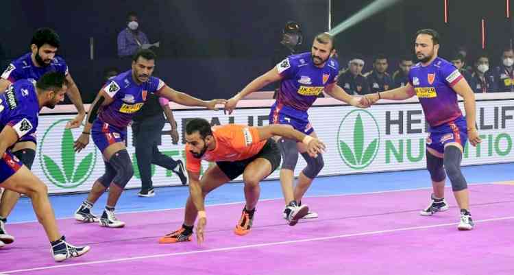 PKL 8: Dabang Delhi KC beat U Mumba 31-27