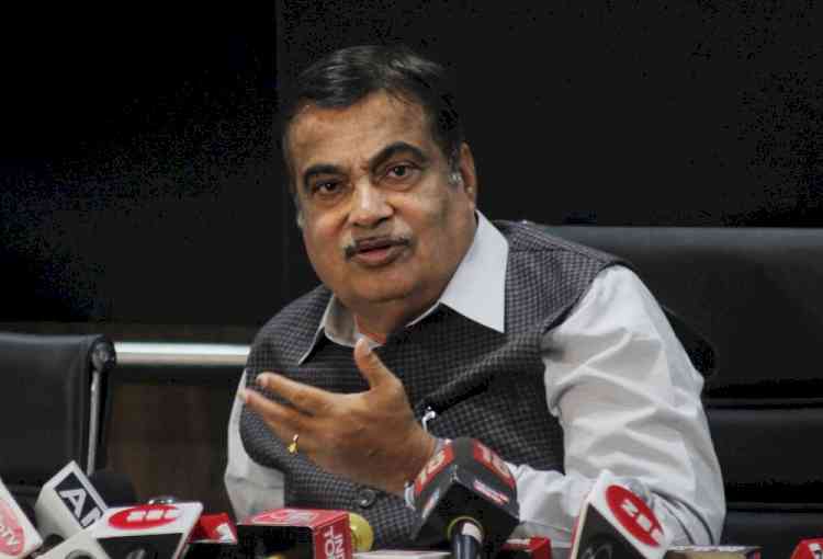 Gadkari asks auto industry to roll-out 'Flex-Fuel Vehicles'