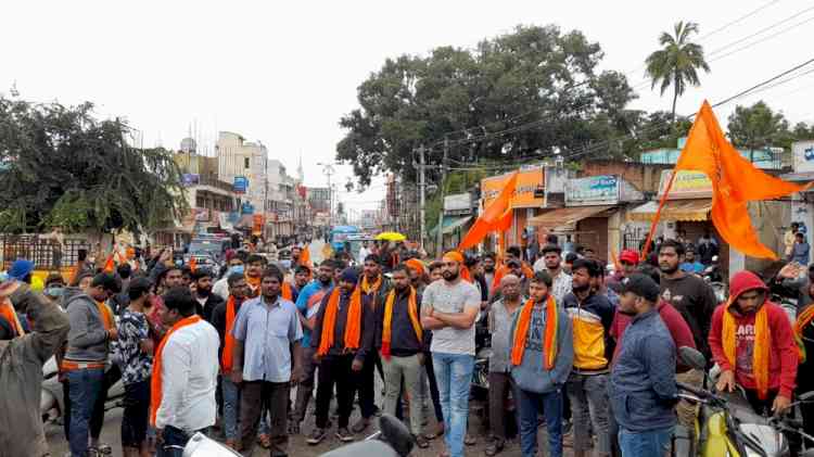 Stone pelting on religious mutt for speaking against love jihad