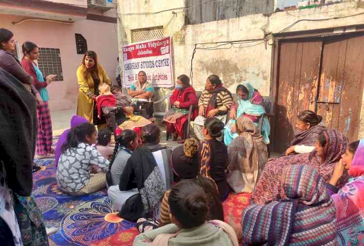 KMV organises 1-day vocational training camp on hair care and makeup in village Mubarkpur