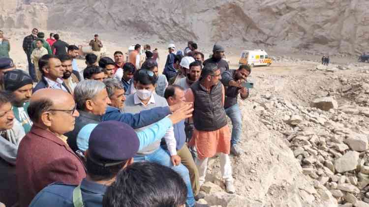 Landslide in mining zone kills 4 in Hry, several feared trapped