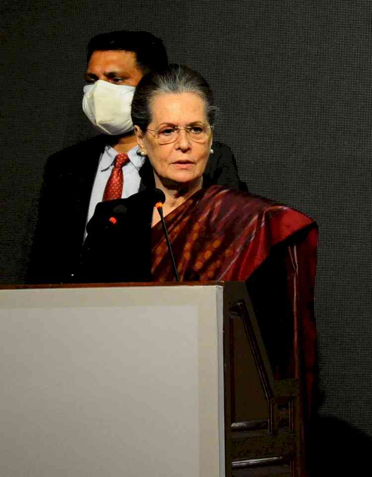 Sonia Gandhi speaks to Chhattisgarh CM on Covid situation