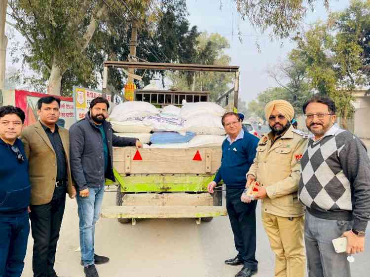 Mayank Foundation and Rotary International start installation of 10000 reflectors on vehicles 