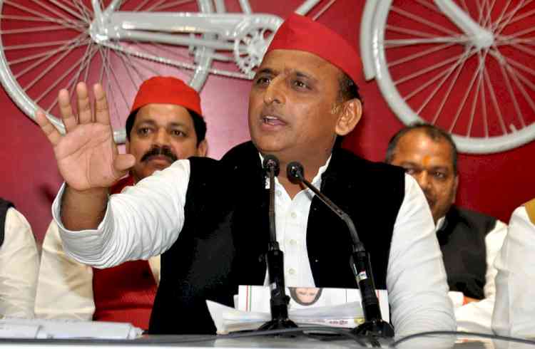 Akhilesh objects to 'farq saaf hai' campaign