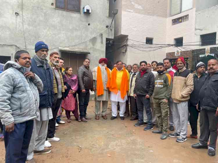 Ludhiana Central MLA Surinder Dawar inaugurates works of road re-carpeting, community hall in ward number 52
