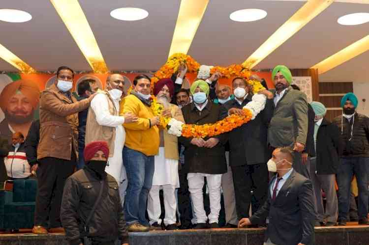 Punjab CM, his deputy behaved like 'cowards': Amarinder