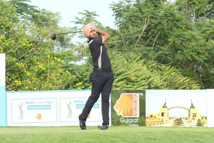 PGTI golf: Bishmadpal Singh, Akshay Neranjen joint leaders in Pre-Qualifying I  