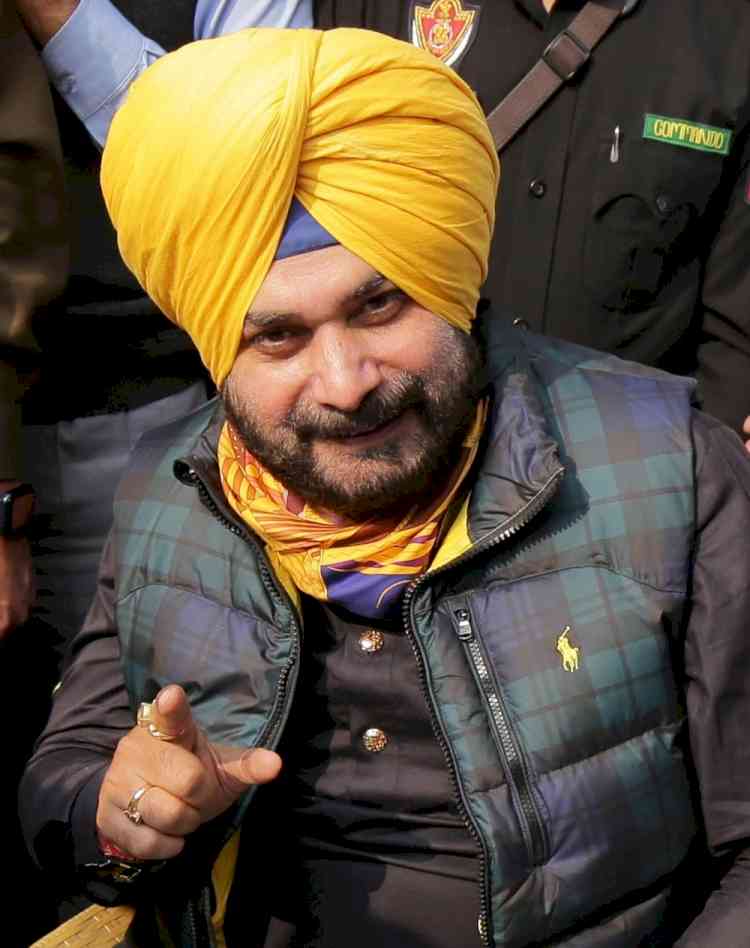 Govt has been outsourced in last 30 years in Punjab: Sidhu