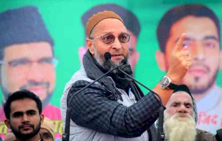 Battle for UP: AIMPLB member asks Owaisi not to split Muslim votes