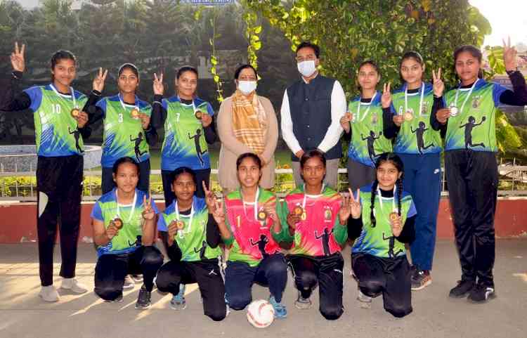 KMV bags third position in Inter-College Handball Tournament 