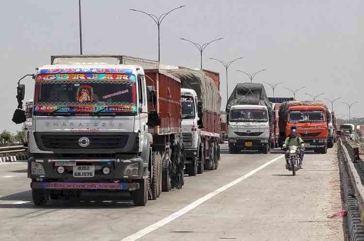 BSF seize 82 fake licences from truck drivers near Indo-B'desh border