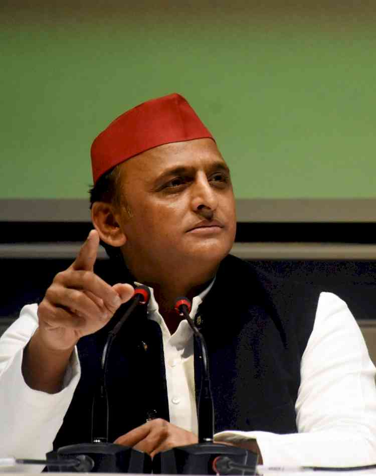 Battle for UP: Akhilesh's registration campaign for free electricity sop