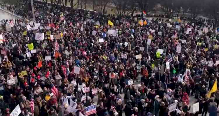 Thousands march in Washington against Covid vax mandates