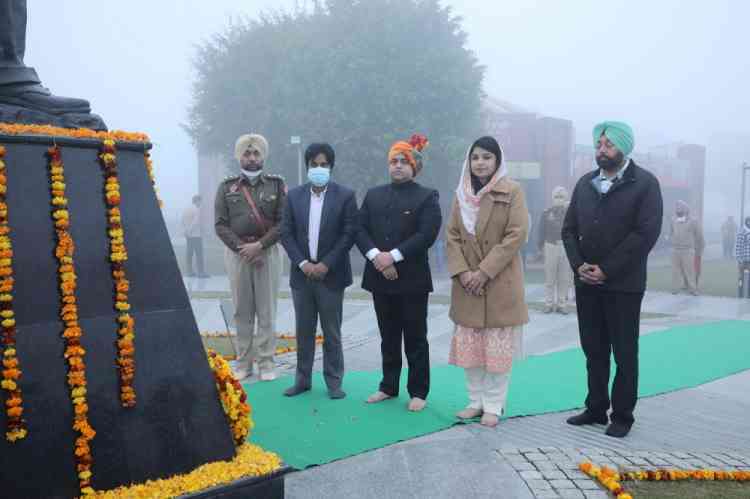 DC visits Khatkar Kalan, pays tribute to Shaheed Bhagat Singh