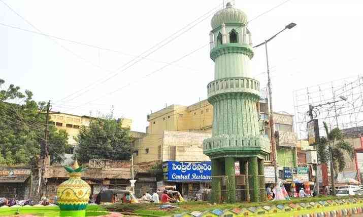 Police foil attempt to hoist Tricolour at Jinnah Tower in Guntur