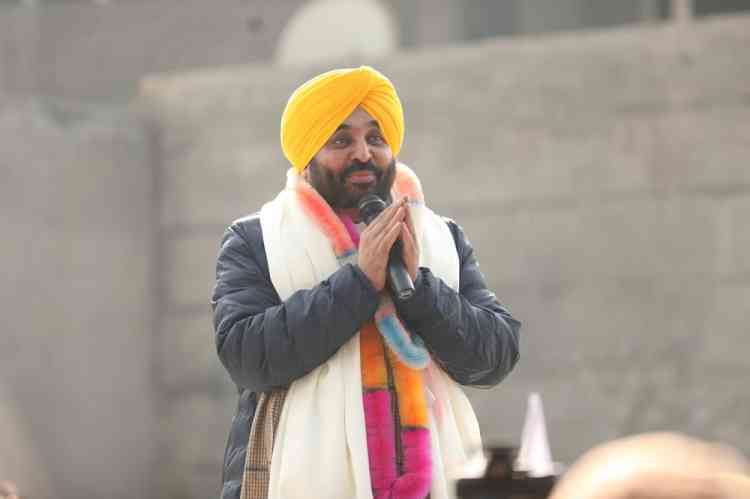AAP's Bhagwant Mann tries to woo voters in high-stakes Dhuri battle