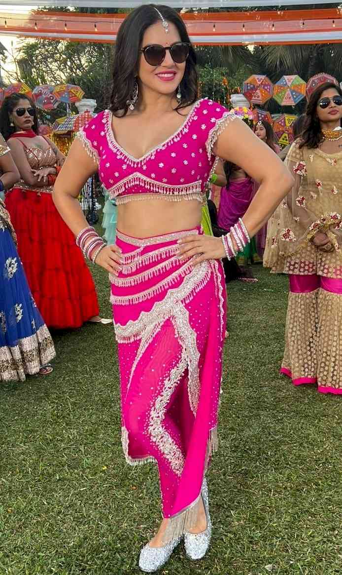 Sunny Leone shoots for wedding sangeet number in Mumbai