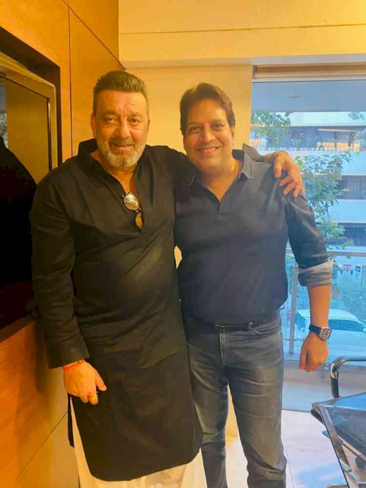 Deepak Mukut and Sanjay Dutt to collaborate? 