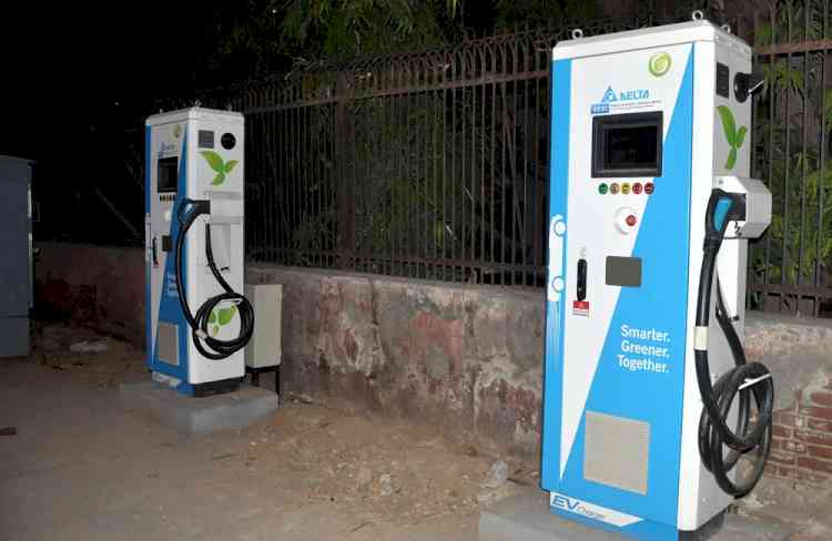 BJP extorting money for license of EV charging station: AAP